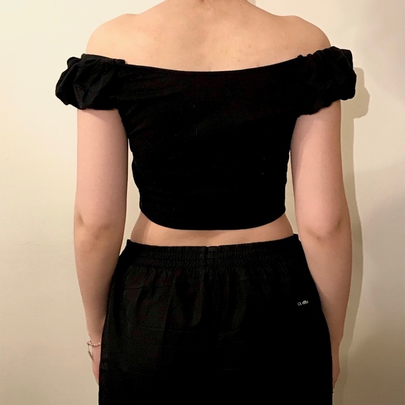 Off the shoulder frill black top - Picture 4 of 4
